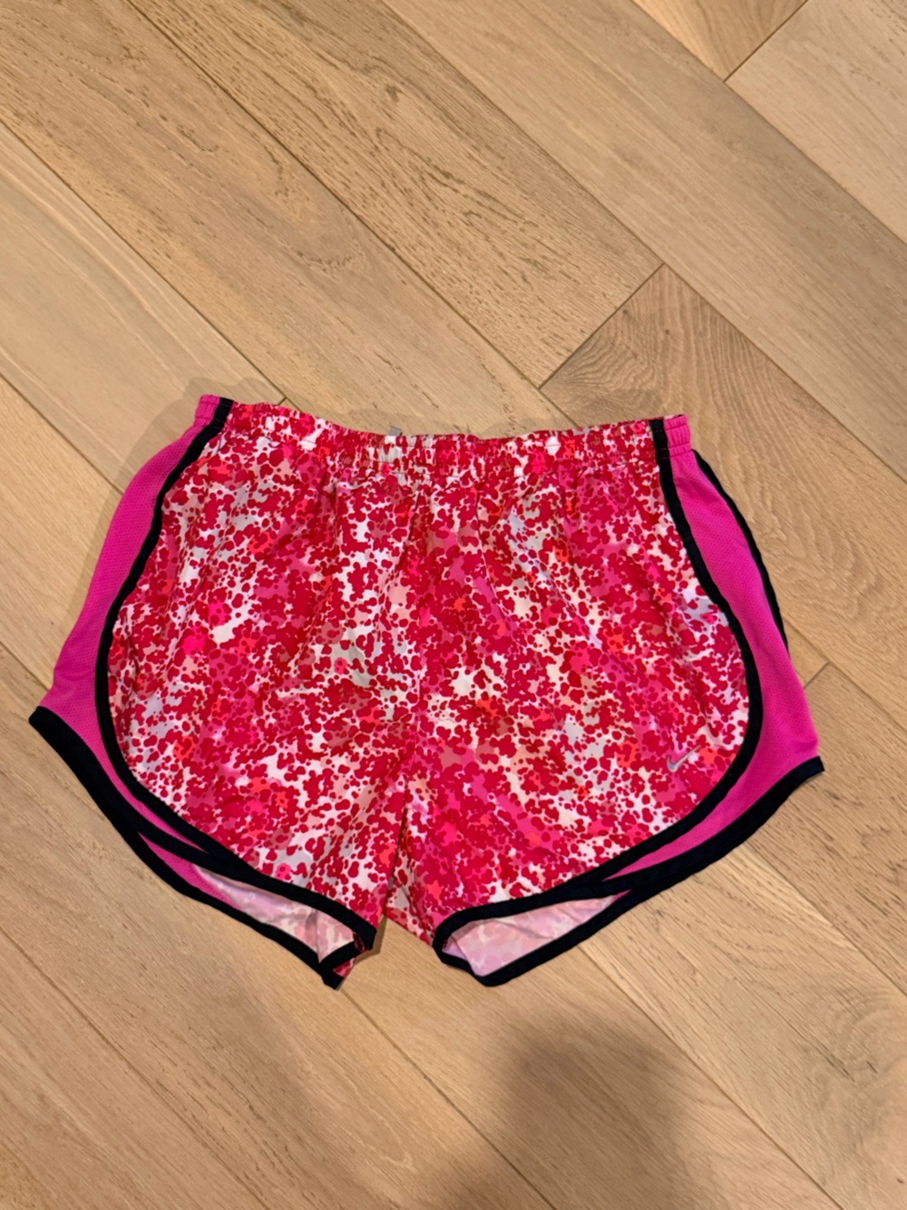 Nike Pink & Black Printed Athletic Shorts size Medium in excellent condition